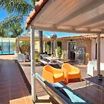 Ania - Private With Pool&jacuzzi, 16 To 40 Pax Vila