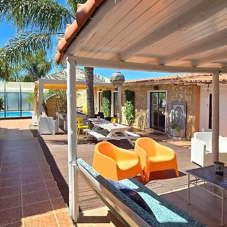 Ania - Private With Pool&jacuzzi, 16 To 40 Pax 别墅