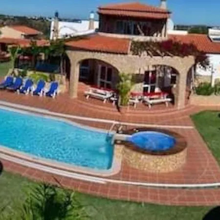 Ania - Private With Pool&jacuzzi, 16 To 40 Pax Albufeira