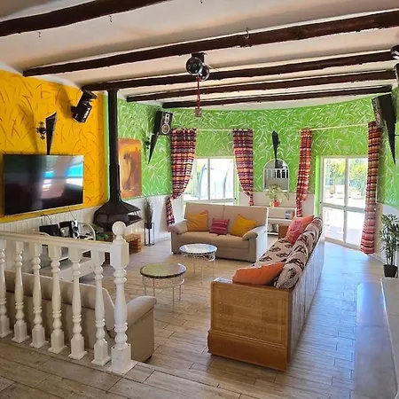 Ania - Private With Pool&jacuzzi, 16 To 40 Pax Albufeira